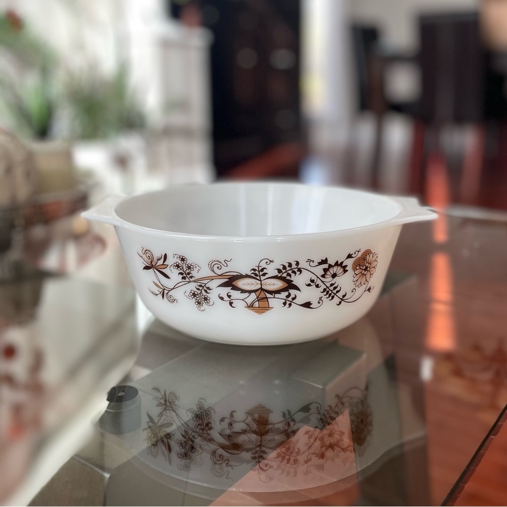 Vintage Pyrex JAJ Brown Floral Vine casserole dish. Made in England